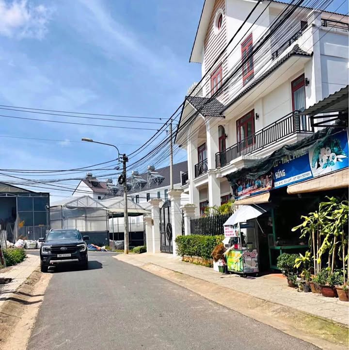 Townhouse Nguyễn Hữu Cầu P12 317m² 9.8 tỷ - Vị trí đắc địa