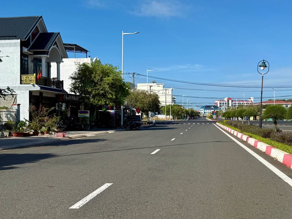 Đất 2MT Nguyễn Chí Thanh Long Hải 120m² 4.6 tỷ - Sinh lời