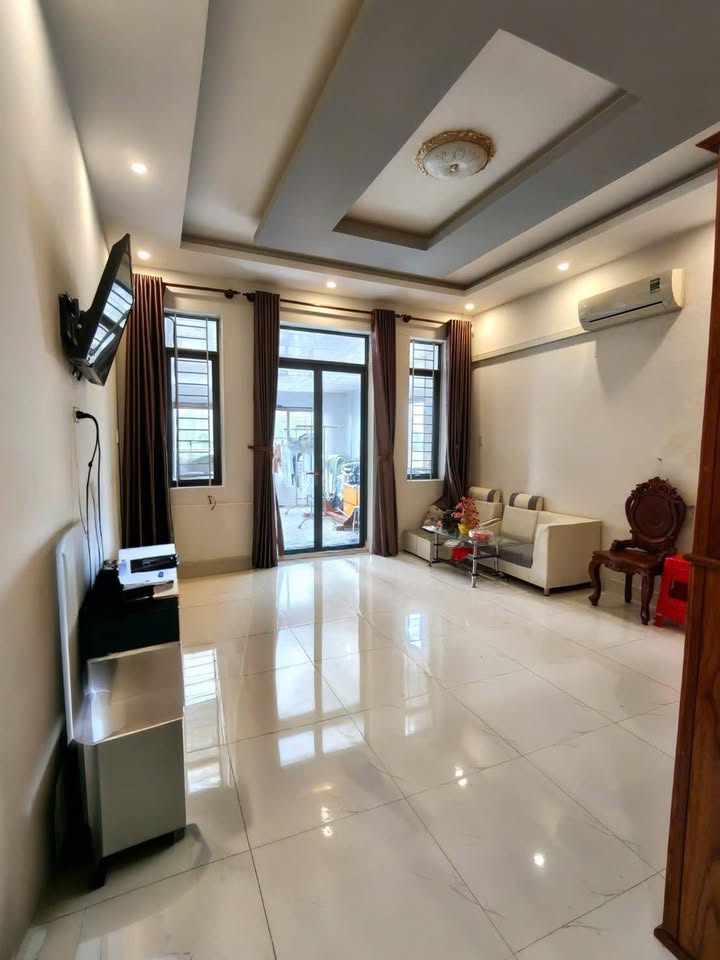 Nhà 2 tầng Tràng An 95m² - Ô tô vào tận nhà