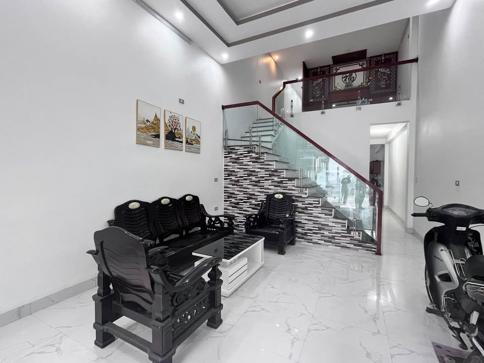 Nhà gác lửng Tích Sơn Vĩnh Yên 50m² 2,1 tỷ - Ô tô vào tận nhà