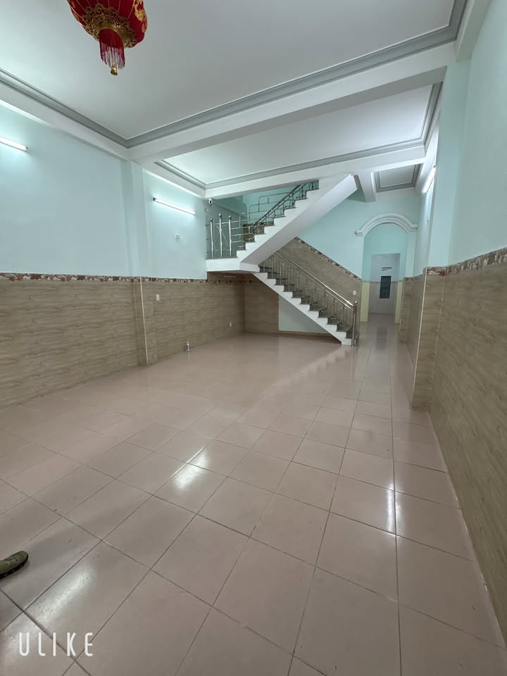 Nhà 3 tầng Dương Khuê 90m² 18tr - Ô tô vào tận nhà