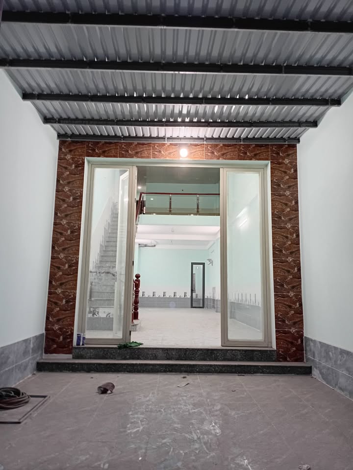 Nhà nguyên căn Võ Văn Vân 125m² giá 8 triệu - Ô tô vào tận nhà