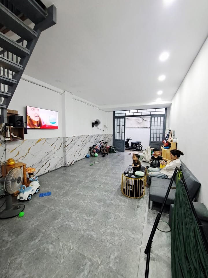 Nhà riêng Tỉnh Lộ 10 giáp Tên Lửa 50m² 3 tỷ - Sổ hồng sẵn!