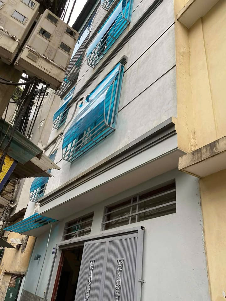 Nhà Cầu Giấy 30m² giá 10 triệu - Sẵn sàng ở ngay