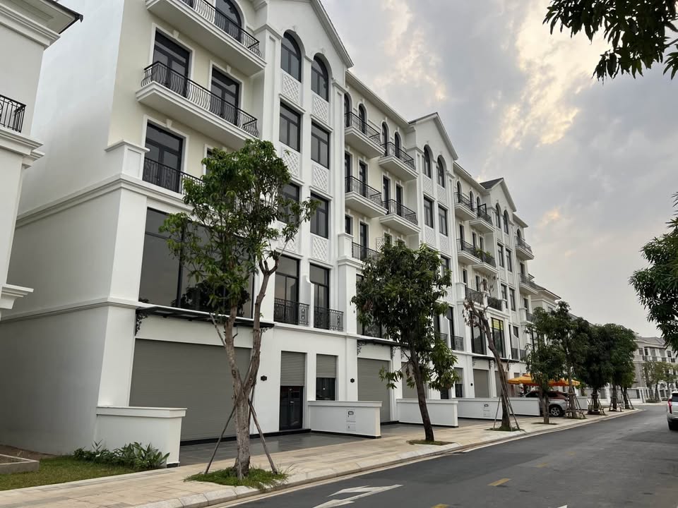 Nhà phố Vinhomes Grand Park Thủ Đức 96m² 16,5 tỷ - Vị trí đắc địa