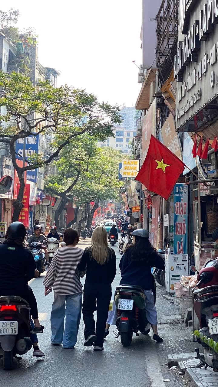 Nhà riêng Dương Quảng Hàm Cầu Giấy 50m² 22.8 tỷ - Ô tô vào nhà