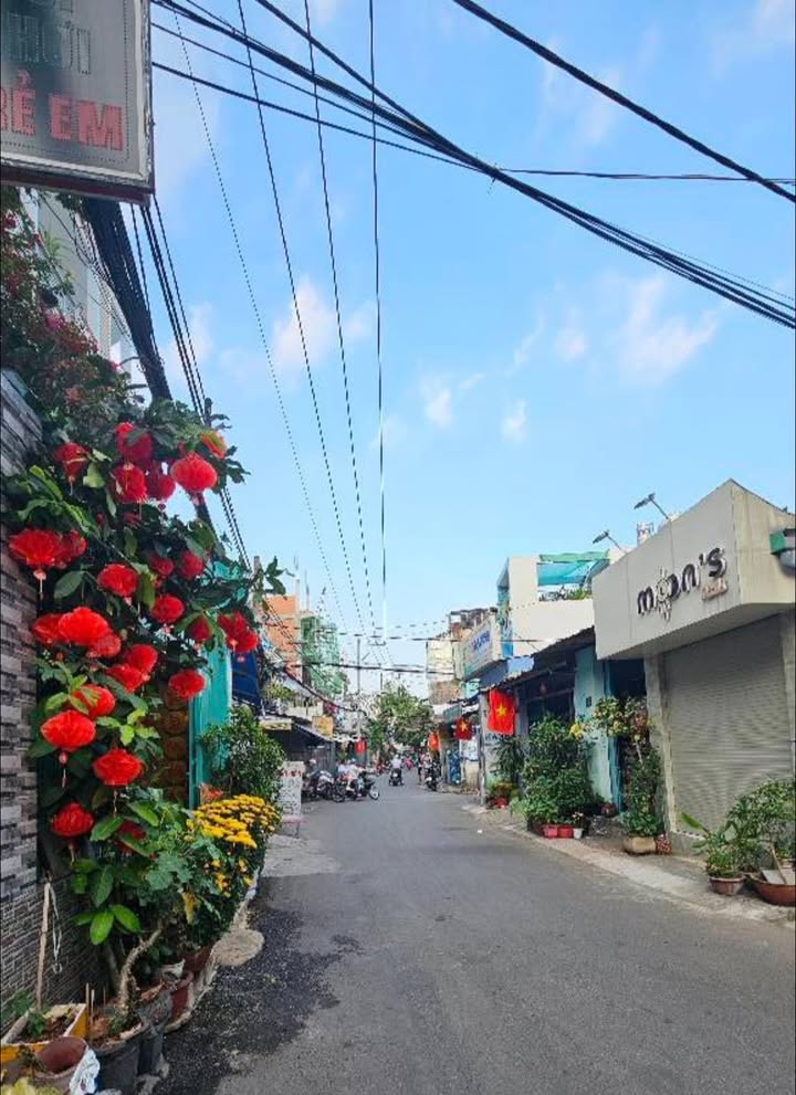 Nhà riêng Hoàng Xuân Nhị Tân Phú 89m² 8.6 tỷ - Ô tô vào tận nhà