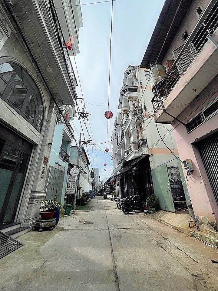 Nhà riêng Bình Hưng Hoà A 81m2 7 tỷ - Ô tô vào tận sân