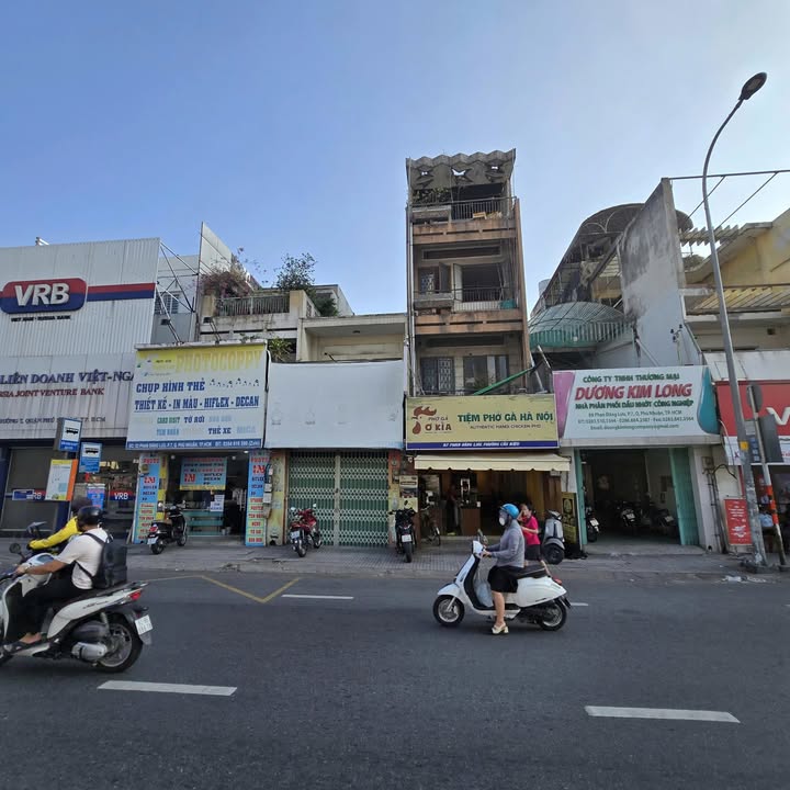 Nhà mặt tiền Phan Đăng Lưu P.7 168m² 70 tỷ - Ô tô vào nhà