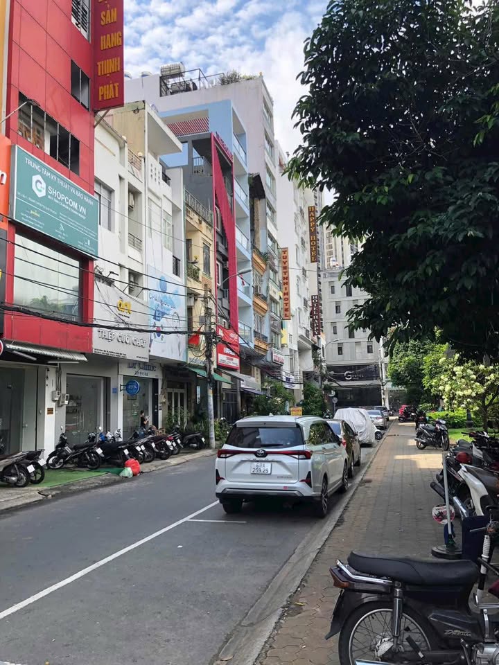 Nhà quận 10 8x20m giá 35 tỷ - Ô tô vào tận nhà sẵn sàng ở