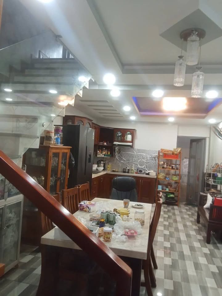 Nhà Man Thiện Thủ Đức 72m² 6 tỷ - Sẵn sàng ở ngay