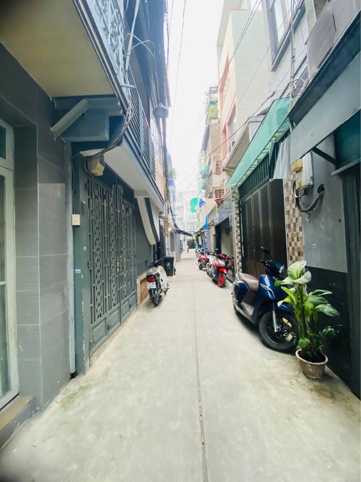 Nhà riêng Q10 CMT8 33m² giá thỏa thuận - Chính chủ bán