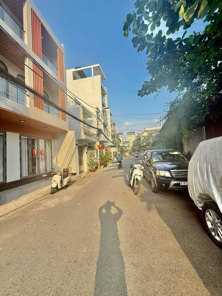 Nhà phố Tân Quy Q7 110m² 17.3 tỷ - Ô tô vào tận nhà