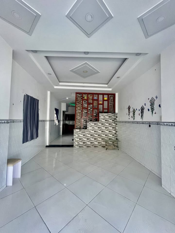 Nhà Bình Tân Lê Đình Cẩn 47m² 5.2 tỷ - Ô tô vào tận nhà