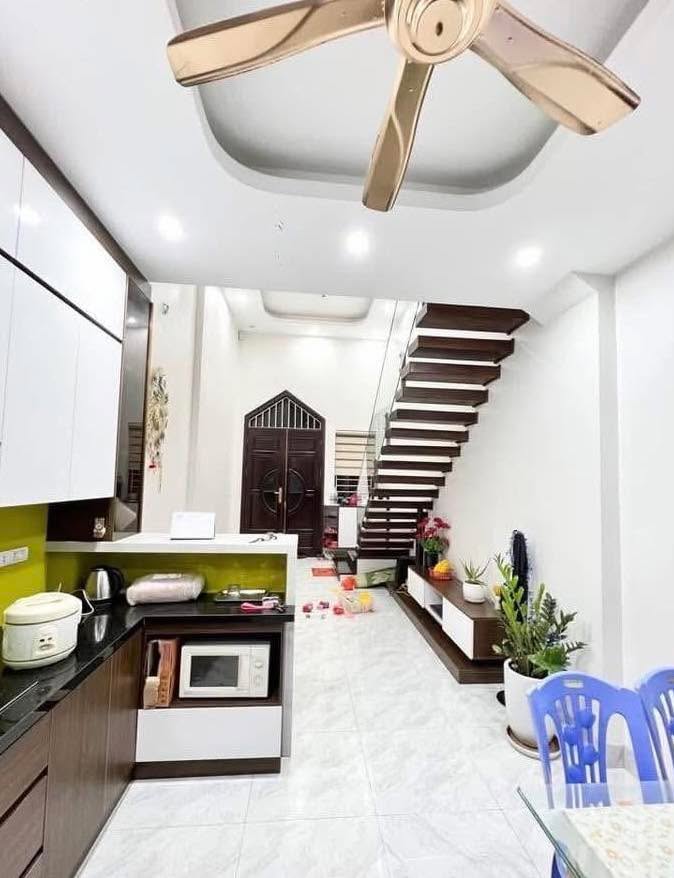 Nhà 4 tầng Cầu Bươu Hà Đông 38m² 10 triệu - Sẵn sàng ở ngay