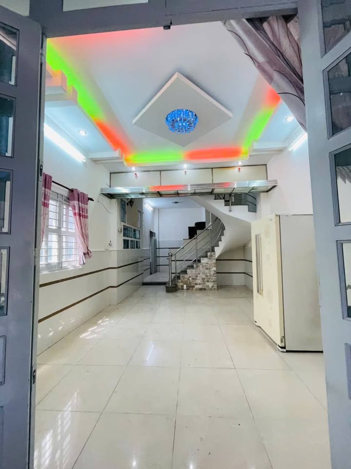 Nhà nguyên căn Âu Dương Lân P3 Q8 64m² 12 triệu - Sẵn sàng ở ngay