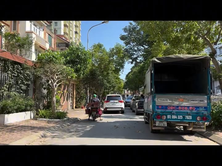 Nhà liền kề Sài Đồng 140m² - Mặt tiền KD cạnh hồ công viên