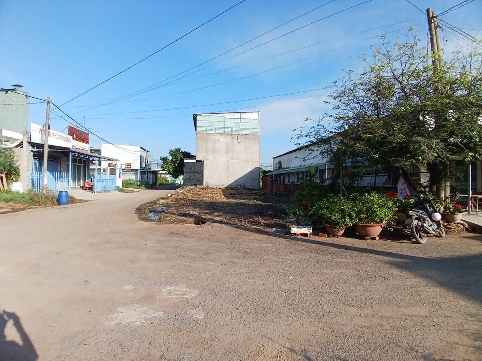 Đất Tân Đức, Đức Hòa 188m² giá 3,3 tỷ - Sổ đỏ chính chủ