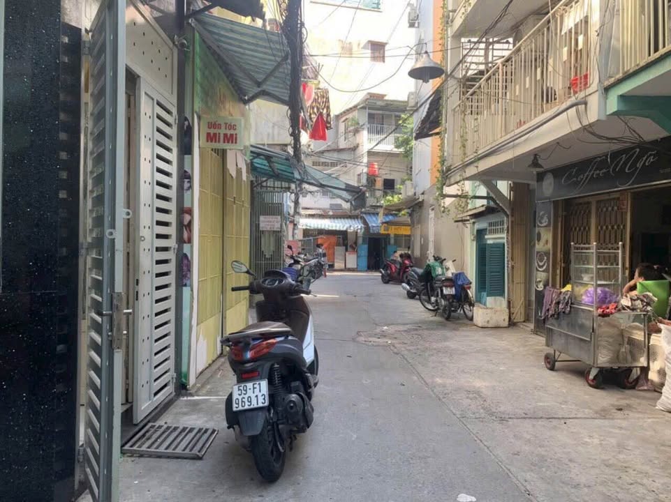 Nhà hẻm xe hơi quận 1 28m2 giá 6.9 tỷ - Ô tô vào tận nhà