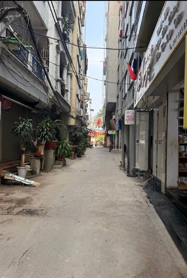 Nhà Phú Diễn 40m² 8.95 tỷ - Ô tô tránh sẵn sàng ở ngay