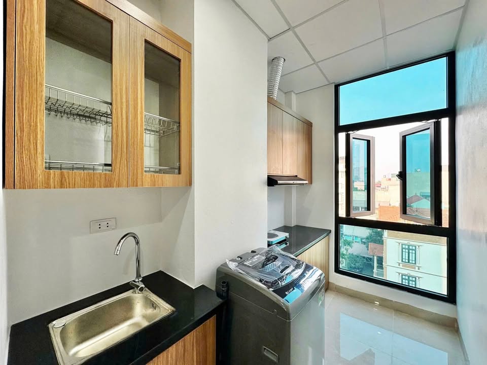 Phòng cho thuê Hoàng Quốc Việt 23m² 5.5 triệu - Bàn giao ngay