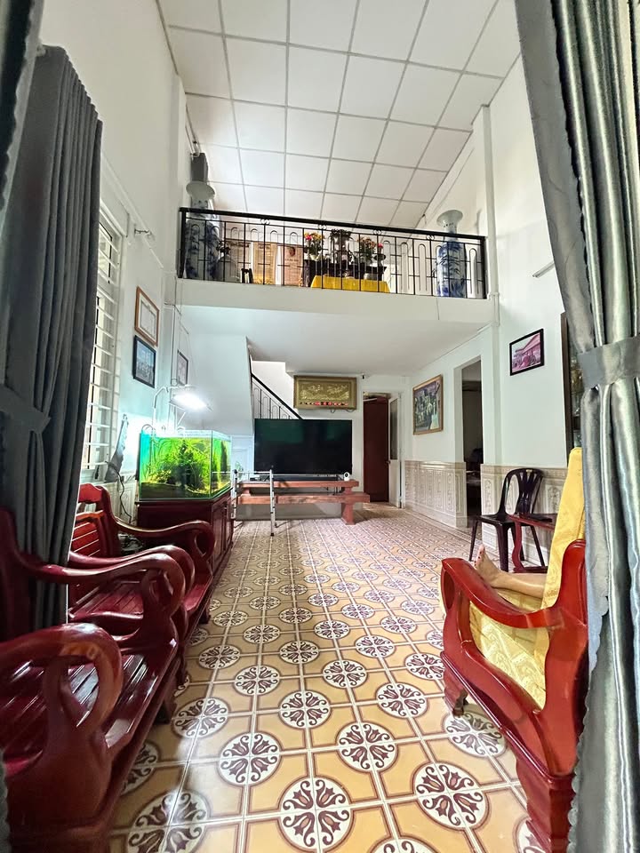 Nhà riêng Nguyễn Chí Thanh Huế 168m² 3.9 tỷ - Ô tô vào tận nơi