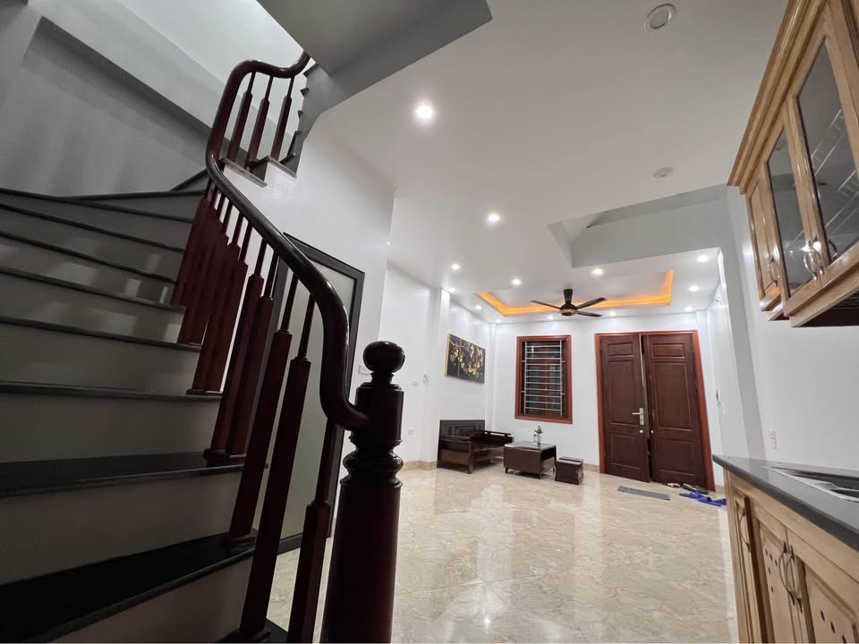 Nhà Thanh Am Việt Hưng 35m² giá 6.99 tỷ - Ô tô vào tận nhà