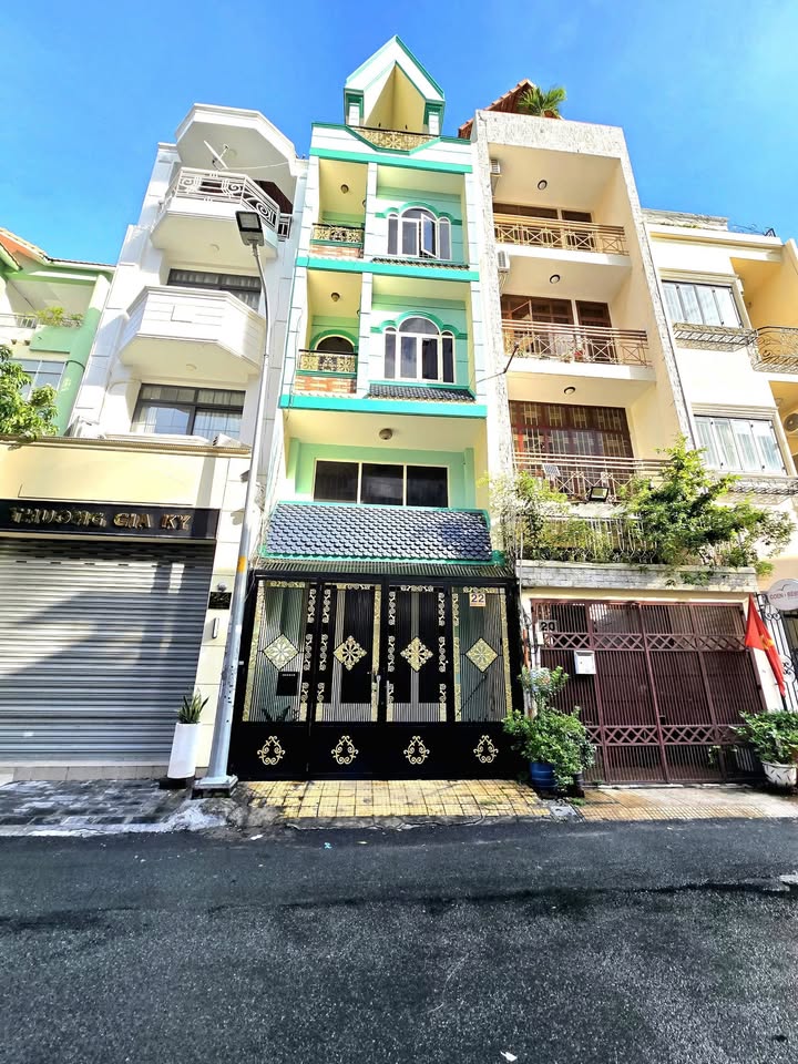 Nhà 2 mặt tiền Nguyễn Văn Nguyễn Q1 82m² 28.5 tỷ - Sẵn sàng ở ngay