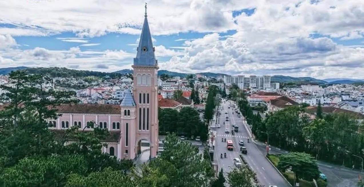 Nhà Nguyễn Trãi P9 Đà Lạt 240m2 12.5 tỷ - Ô tô vào tận nhà