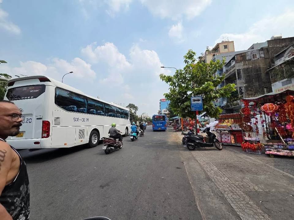 Đất nền Hải Thượng Lãn Ông Q5 350m² 130 tỷ - Đường to ô tô