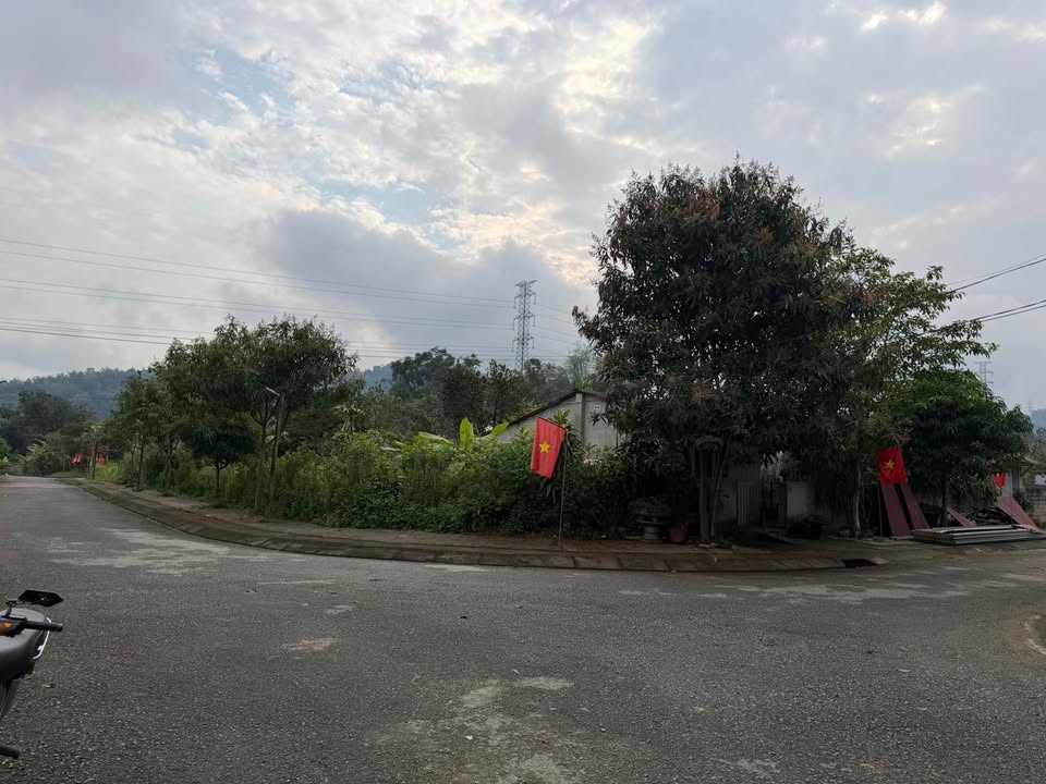 Đất nền Cam Đường 121m² giá 1,13 tỷ - Xây dựng tự do