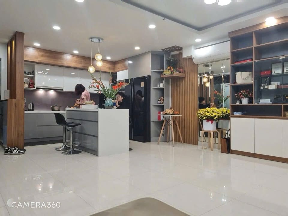 Căn hộ Sky 9 Phú Thuận 100m² 17 triệu - Bàn giao ngay