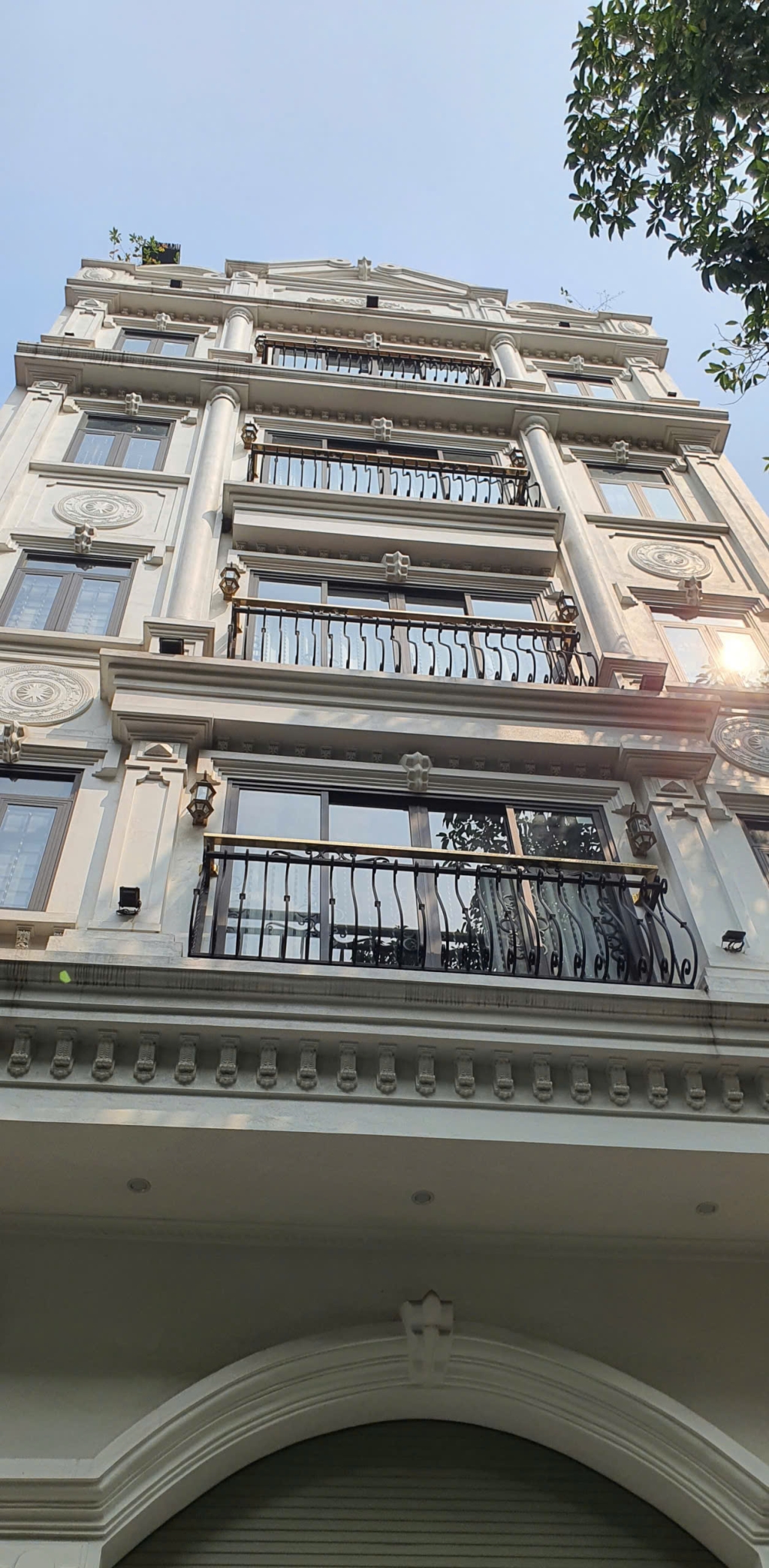 Nhà mặt phố Cầu Giấy 180m² 166 tỷ - Vị trí đắc địa