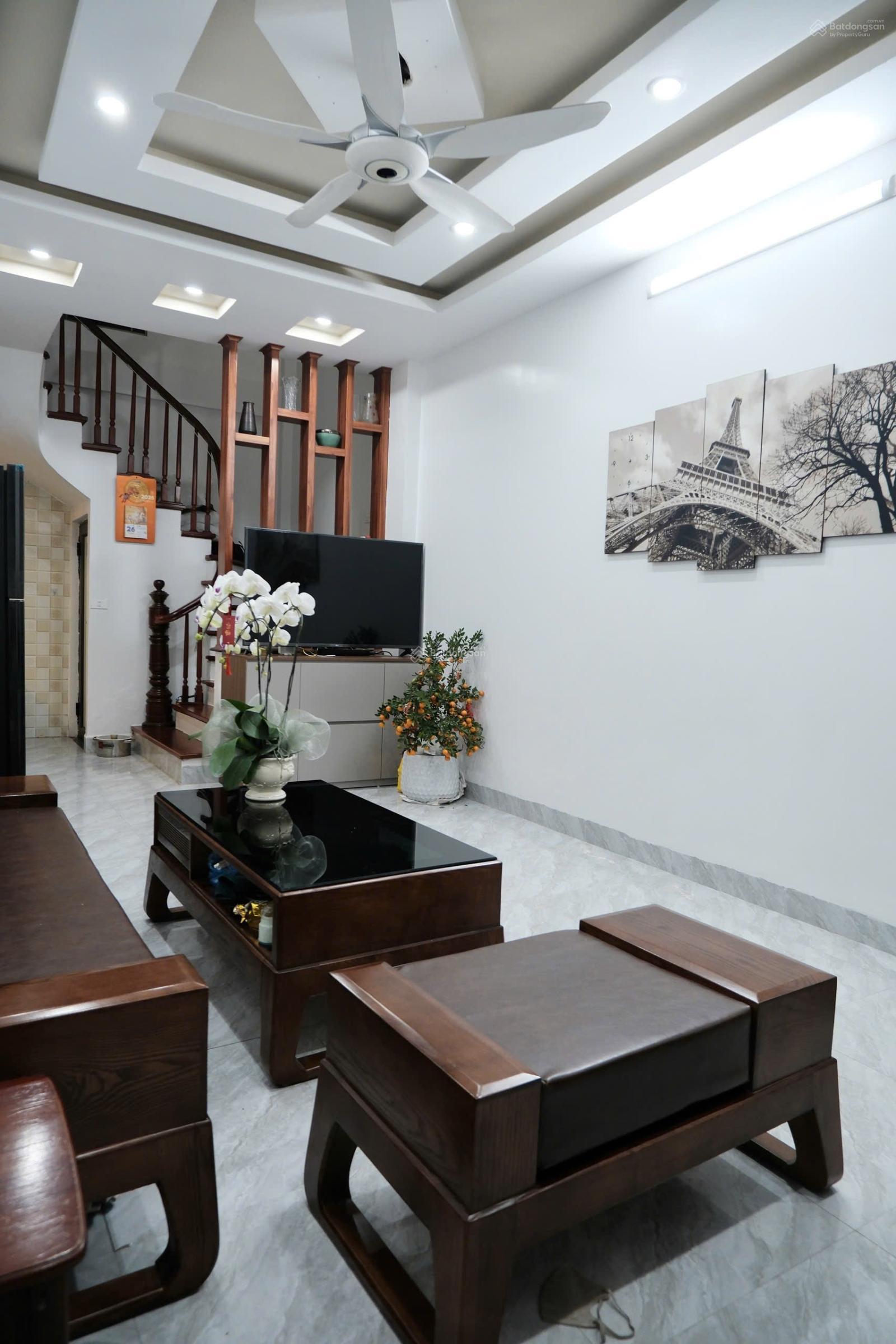 Nhà 5 tầng Cầu Giấy 32m² 9,5 tỷ - Ô tô vào tận nhà