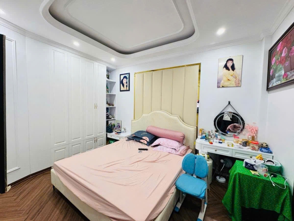 Nhà mặt phố Kim Mã Ba Đình 20m² giá 14 tỷ - Lô góc kinh doanh sầm uất