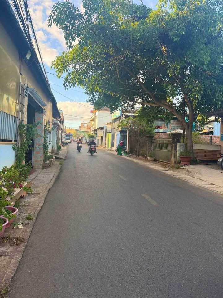 Nhà mặt tiền Nguyễn Khuyến Đức Trọng 63m² - Ô tô vào tận nhà