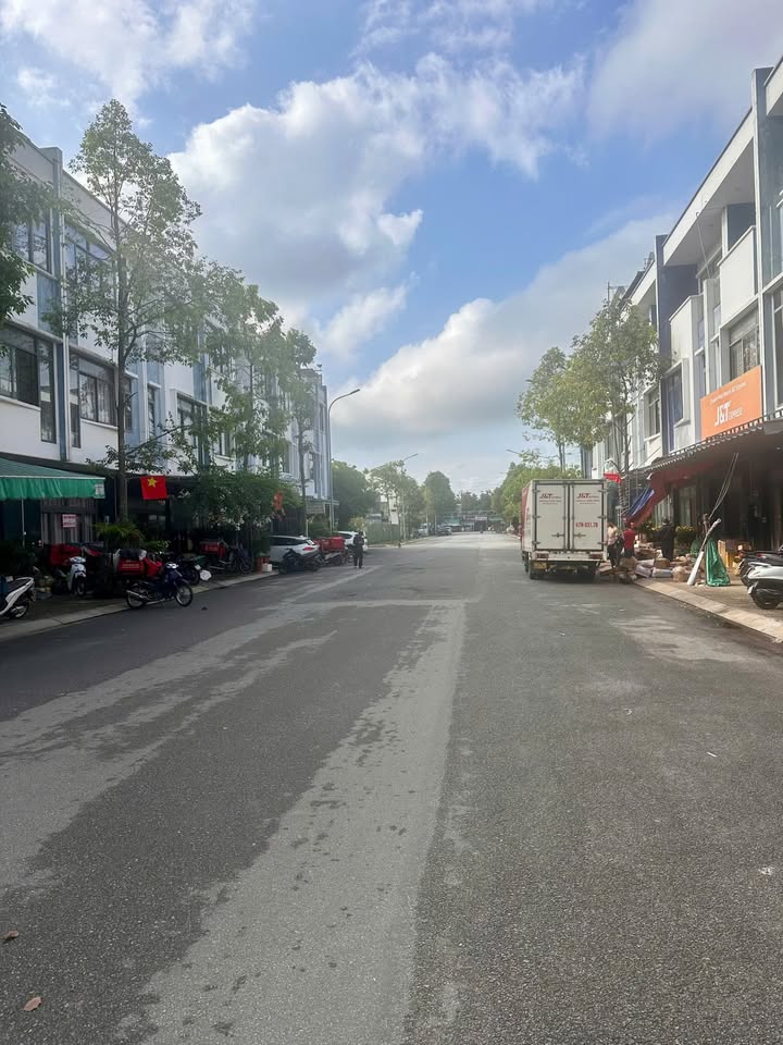 Nhà 3 tầng UHOME Bắc Lê Lợi 90m² 11 triệu - Ô tô vào tận nhà