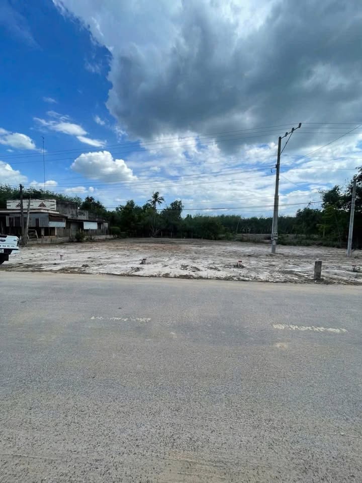 Nhà phố DH704 Hoài Đức 225m² 7xx triệu - Kinh doanh tốt