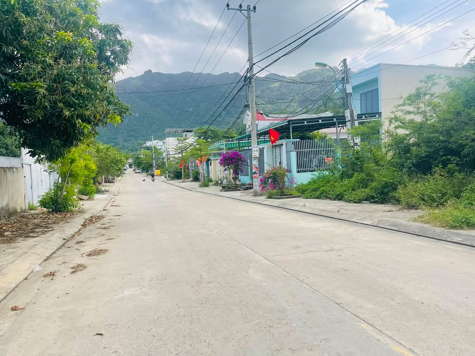 Đất nền Nha Trang La Văn Cầu 300m² 6.6 tỷ - Sổ hồng chính chủ