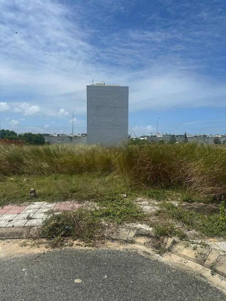 Townhouse LK Phú Đông Tuy Hòa 110m² 1.7 tỷ - Vị trí đắc địa