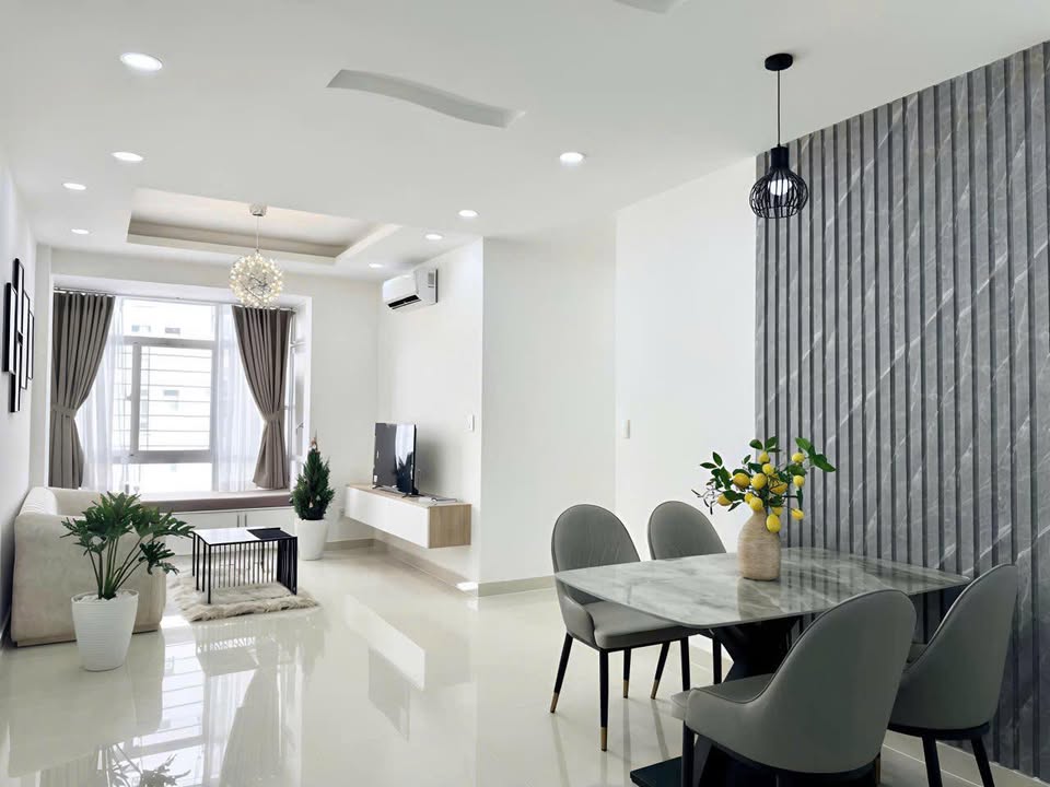 Căn hộ Sky Garden 3 Phú Thuận 74m² 6 tỷ - View đẹp