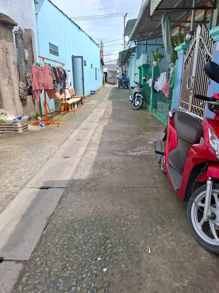 Nhà trung tâm TT Vàm Láng 50m² giá 620 triệu - Chính chủ bán gấp