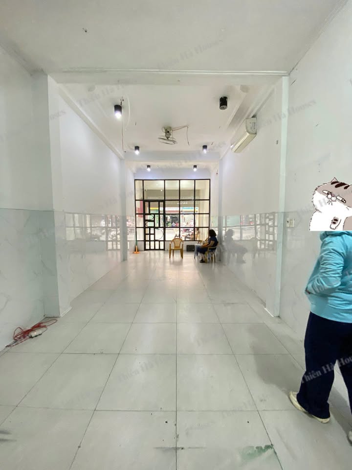 Nhà phố CMT8 Tân Bình 64m² giá thỏa thuận - Mặt tiền kinh doanh