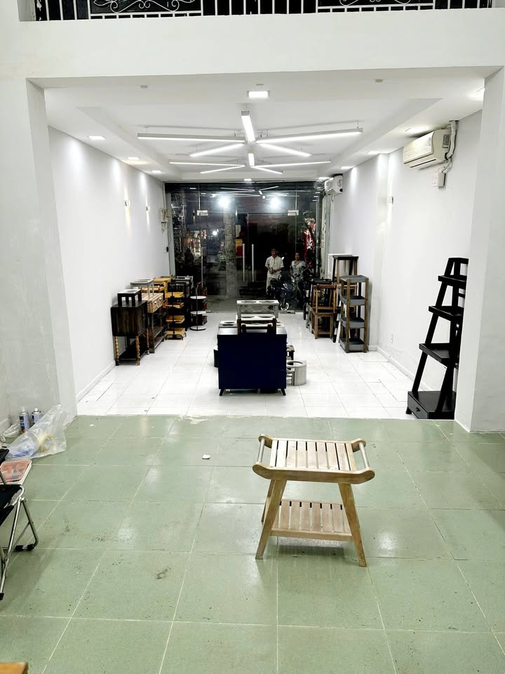 Nhà mặt tiền Nguyễn Văn Quá 80m² 12tr - Mặt tiền kinh doanh