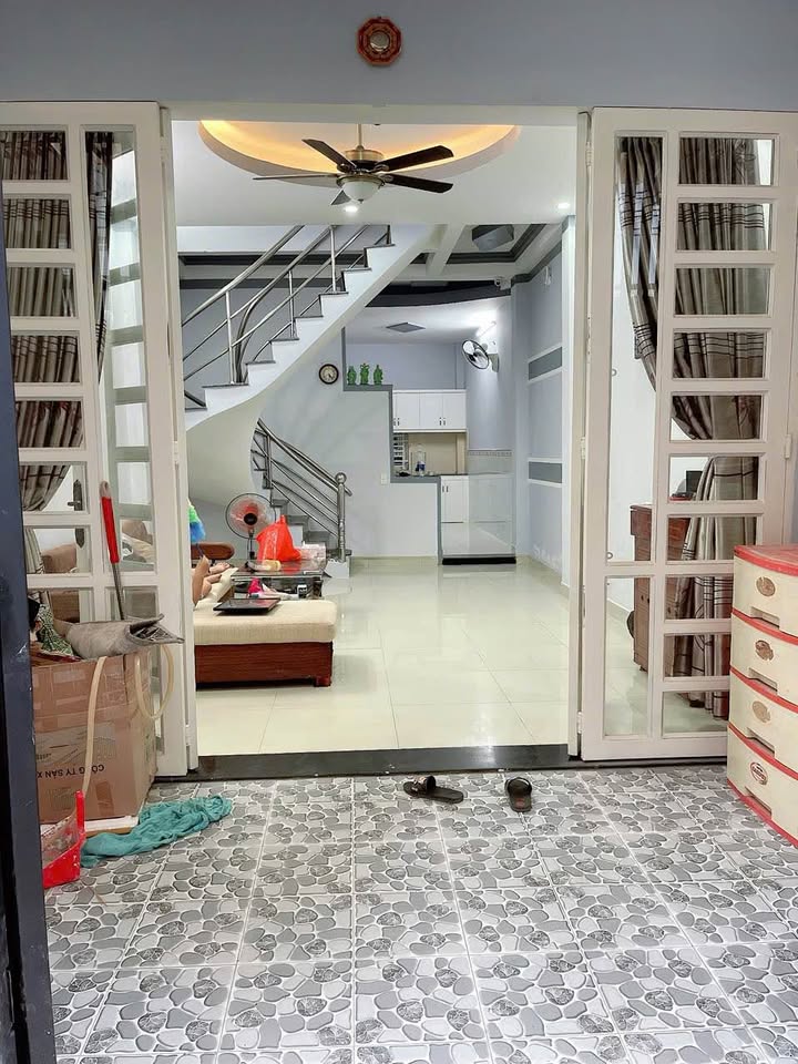 Nhà nguyên căn Trần Bá Giao P5 48m² 12 triệu - Ô tô vào tận nhà