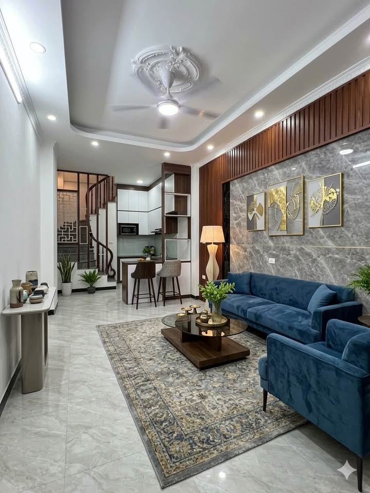 Nhà Bát Khối Long Biên 34m² 5.99 tỷ - Ô tô vào tận nhà