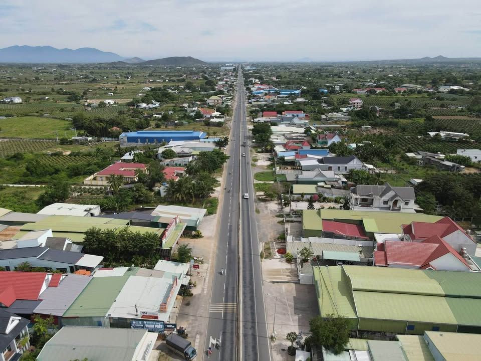 Đất nền QL1A Hàm Minh 5.000m² 21 tỷ - Sổ đỏ chính chủ