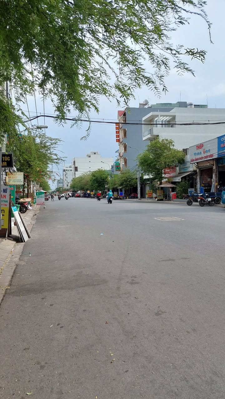 Nhà 2 mặt hẻm Phạm Văn Bạch 56m2 giá 6.5 tỷ - Ô tô vào nhà