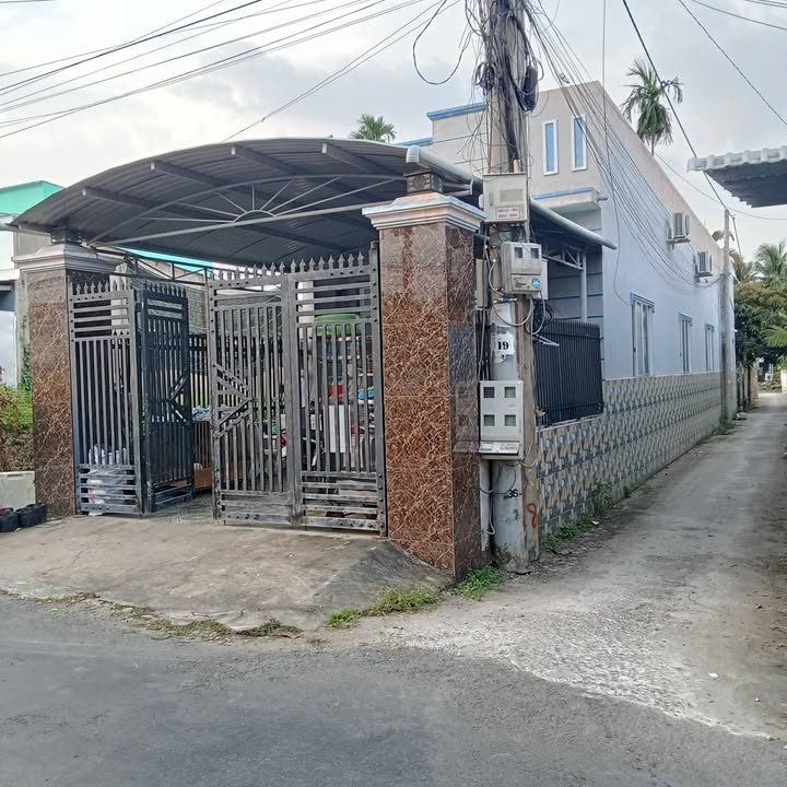 Nhà riêng Mỹ Tho 145m² 1,8 tỷ - Ô tô vào tận nhà