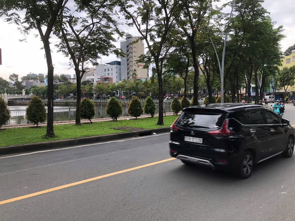 Nhà mặt tiền Hoàng Sa Q1 30m² 10.6 tỷ - Ô tô vào tận nhà